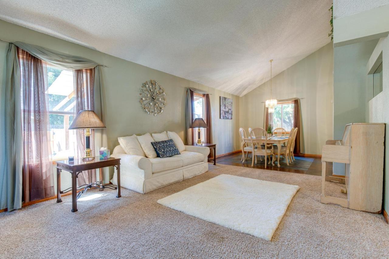 Spacious Retreat With Game And Hot Tub! Casa vacanze *